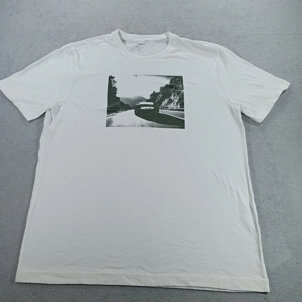 Banana Republic Mens Graphic Tee White Medium Car Print Premium Wash
